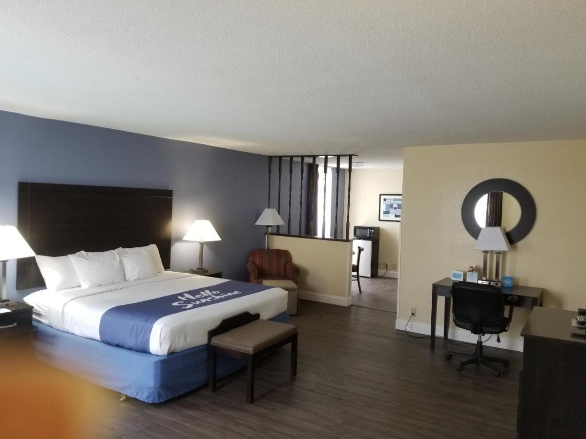 Days Inn By Wyndham Easley West Of Greenville/Clemson Area Esterno foto
