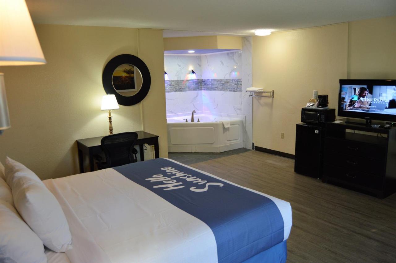 Days Inn By Wyndham Easley West Of Greenville/Clemson Area Esterno foto