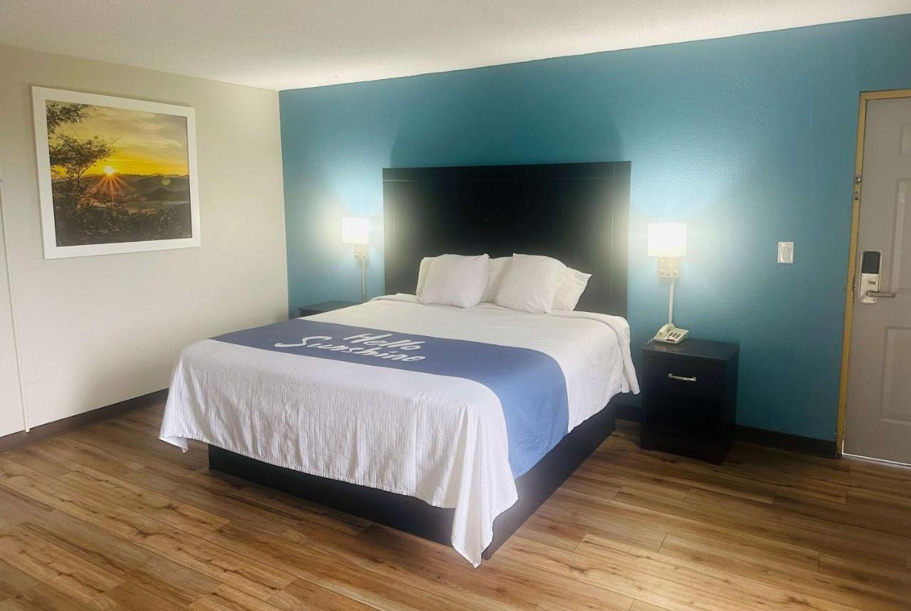Days Inn By Wyndham Easley West Of Greenville/Clemson Area Esterno foto