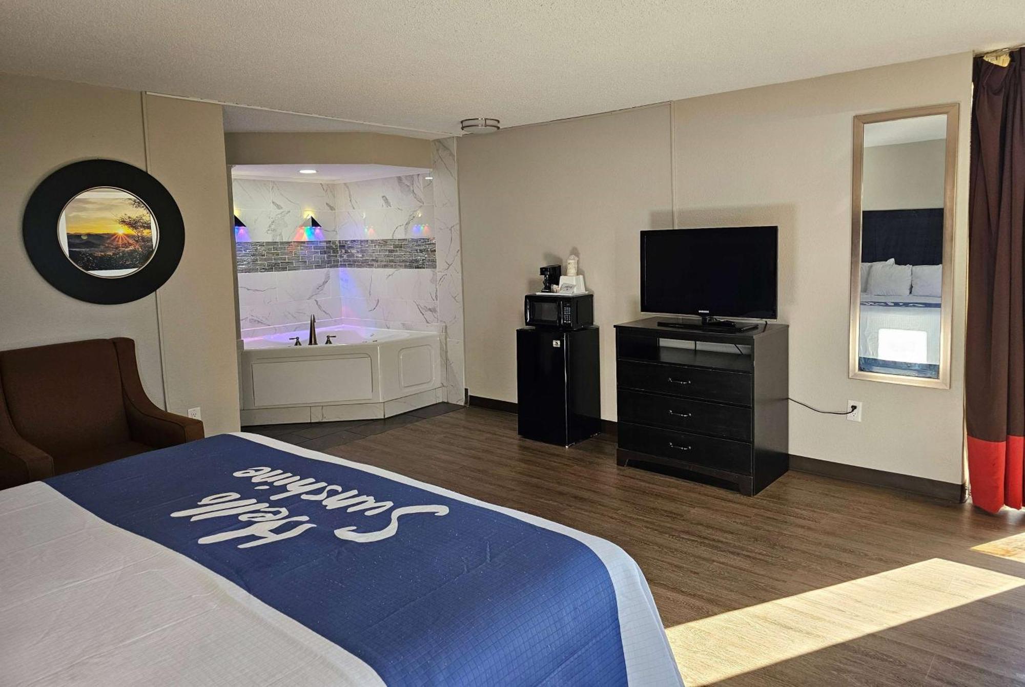 Days Inn By Wyndham Easley West Of Greenville/Clemson Area Esterno foto