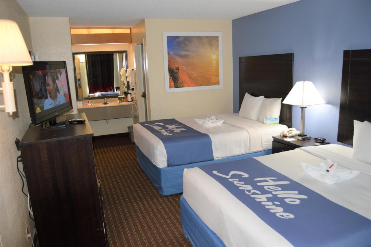 Days Inn By Wyndham Easley West Of Greenville/Clemson Area Esterno foto